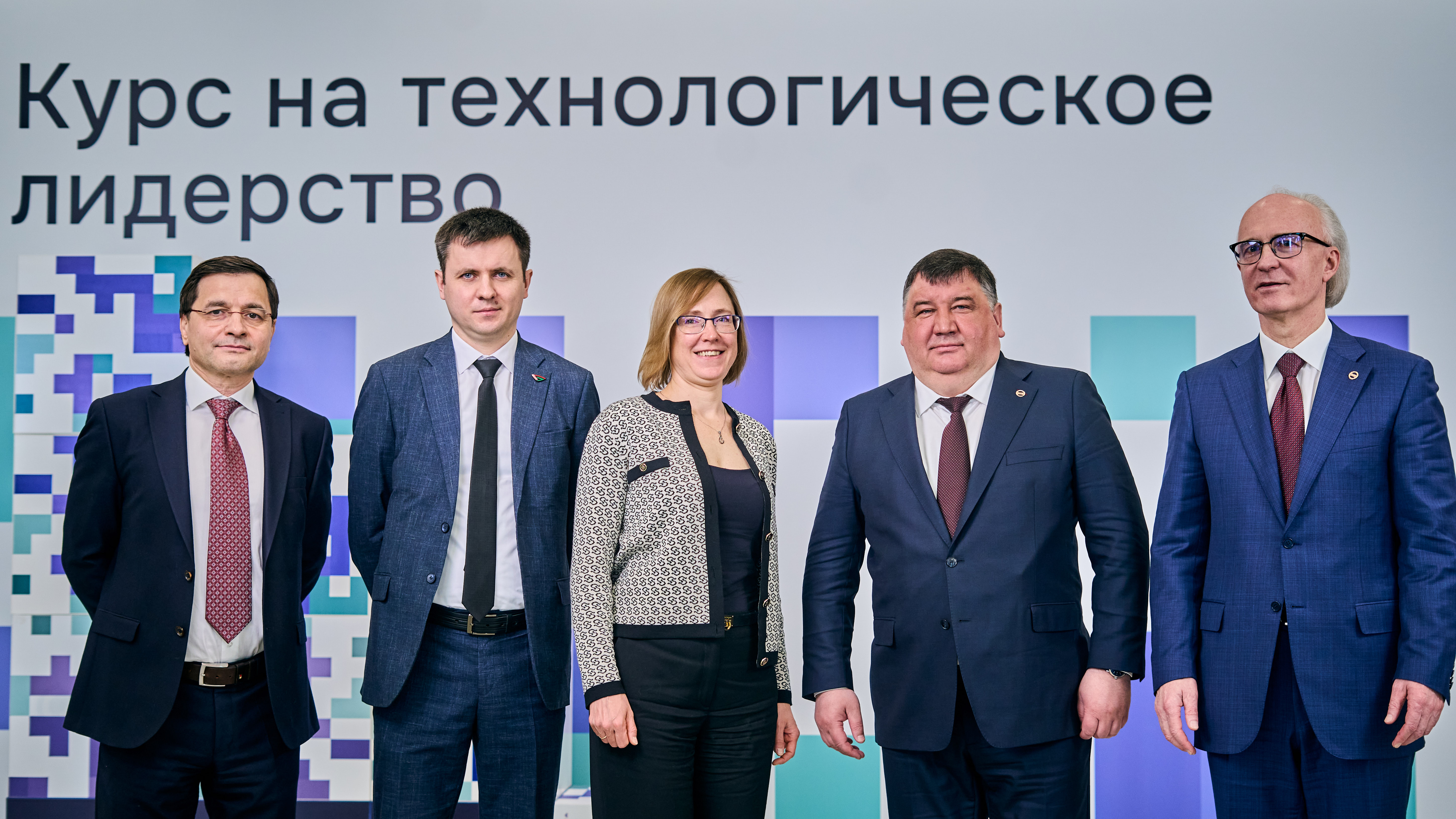 Состоялось заседание Совета по поддержке программ развития вузов – участников программы «Приоритет-2030» под председательством главы Минобрнауки России Валерия Фалькова